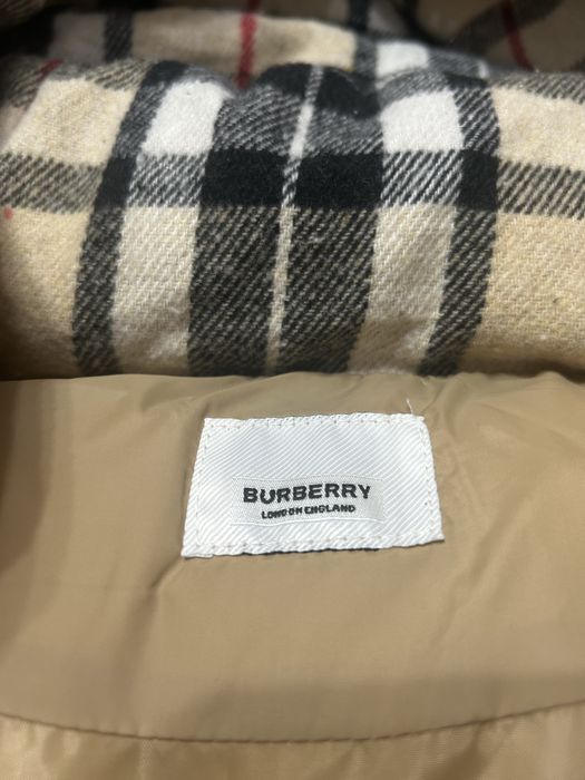 Geaca burberry, noua cu eticheta, bej, maneci detasabile