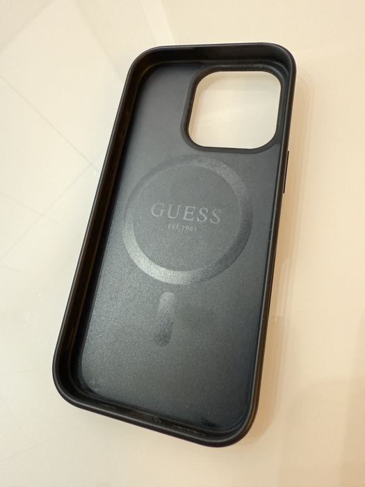 Чехол на IPhone 16 pro в оригинале