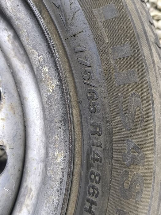 Диски с резиной .