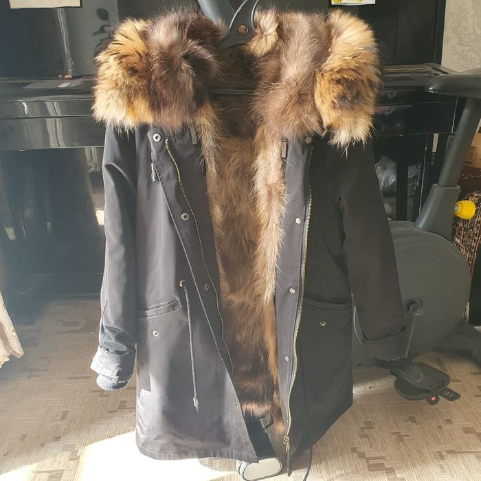 Продаётся парка на девушку