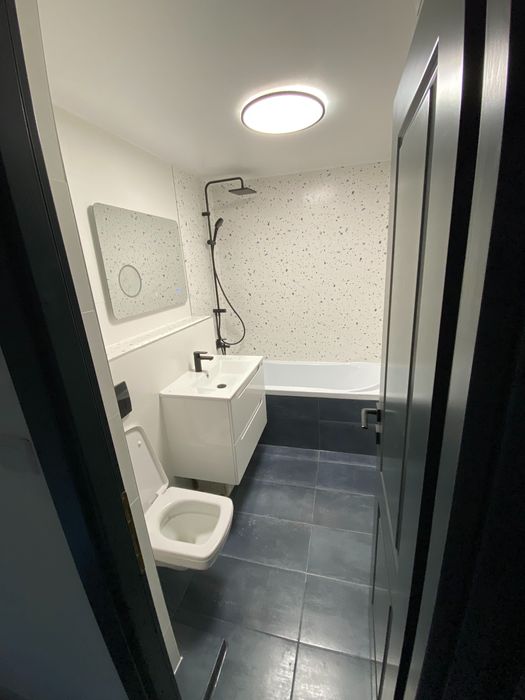 Constructor ,case la rosu sau interioare