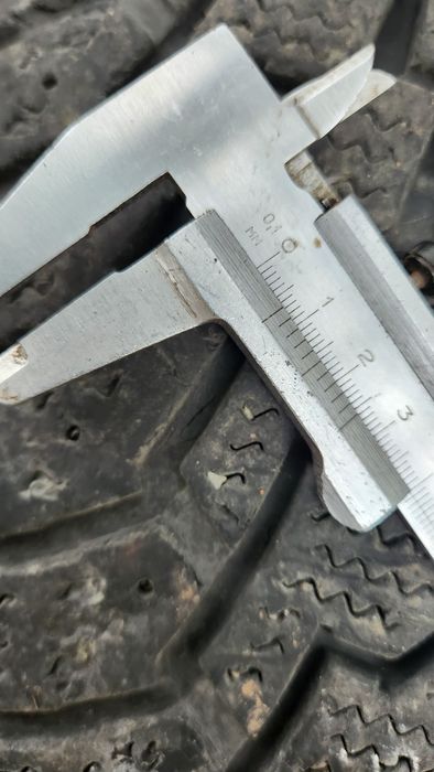 Зимняя резина  255/65 R16