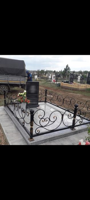 Кованые оградки.