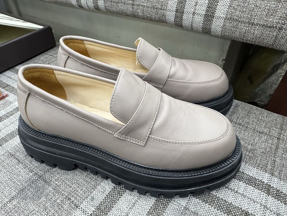 Продам лоферы б/у