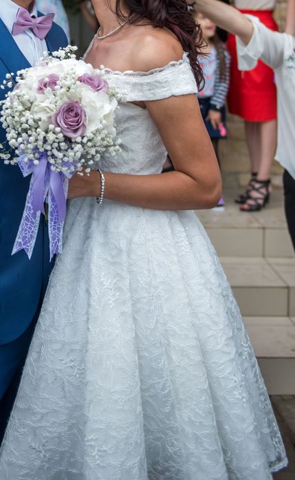 Vand rochie alba ocazie