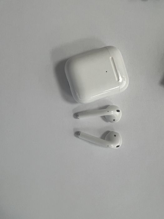 Продам AirPods