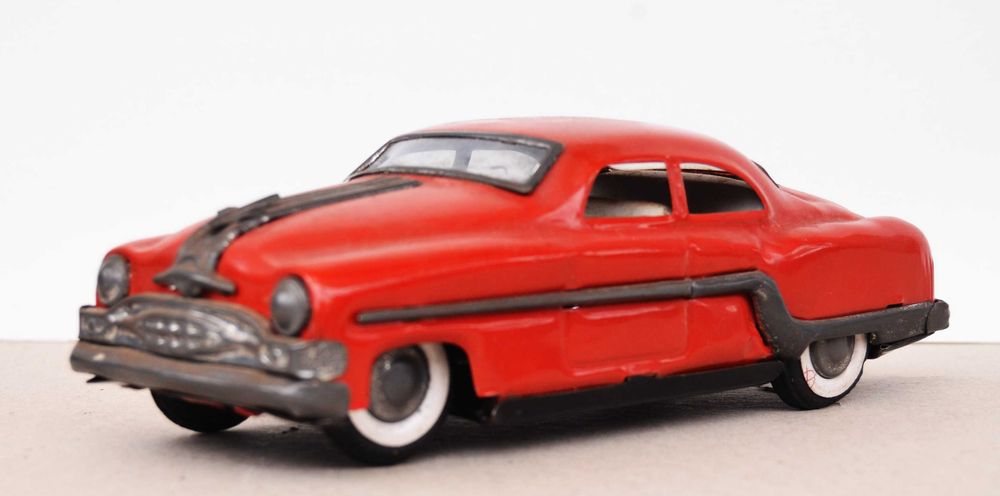 Jucarie veche din tabla - pontiac Deluxe MINISTER 1953