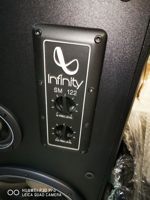 Boxe de podea Infinity SM122