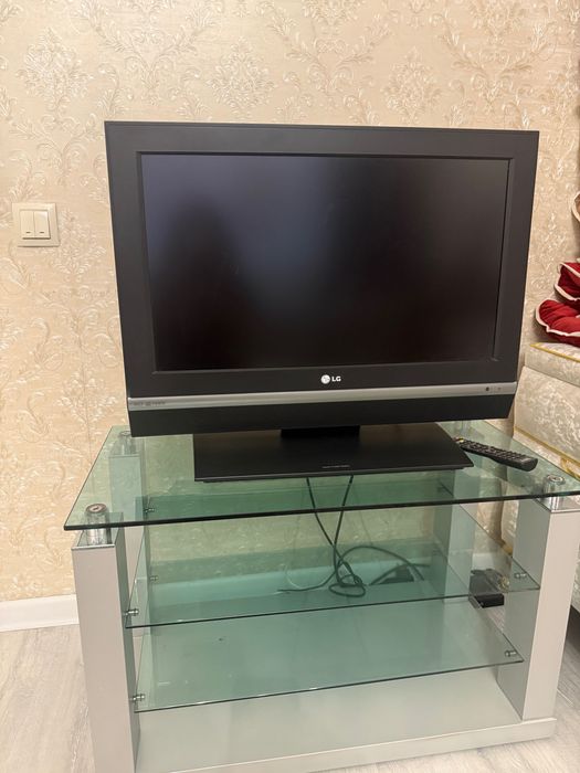 Телевизор LG в подарок подставка