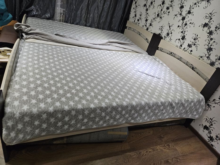 Продаётся две кровати с матрасами  ! 200x120 б/у