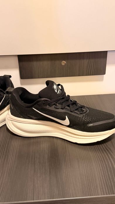 Adidasi Nike Vomero 18 Marimea 43