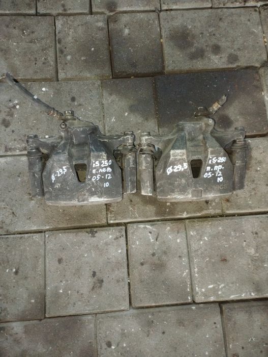 Lexus is250 суппорт передний 05-12