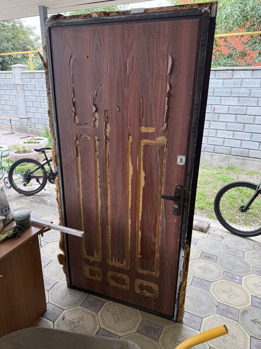 Продам дверь наружный