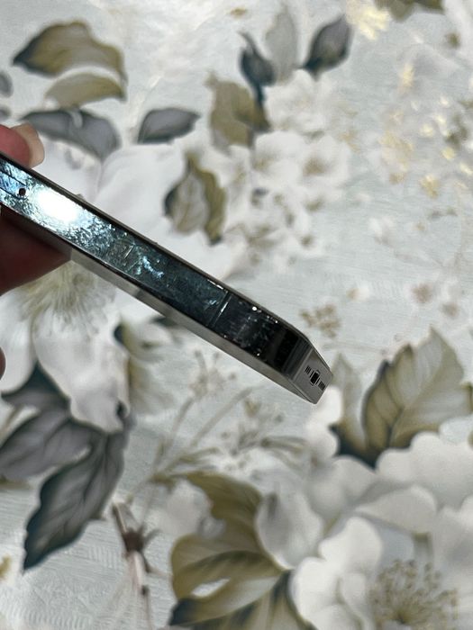 Продам iPhone 13 Pro