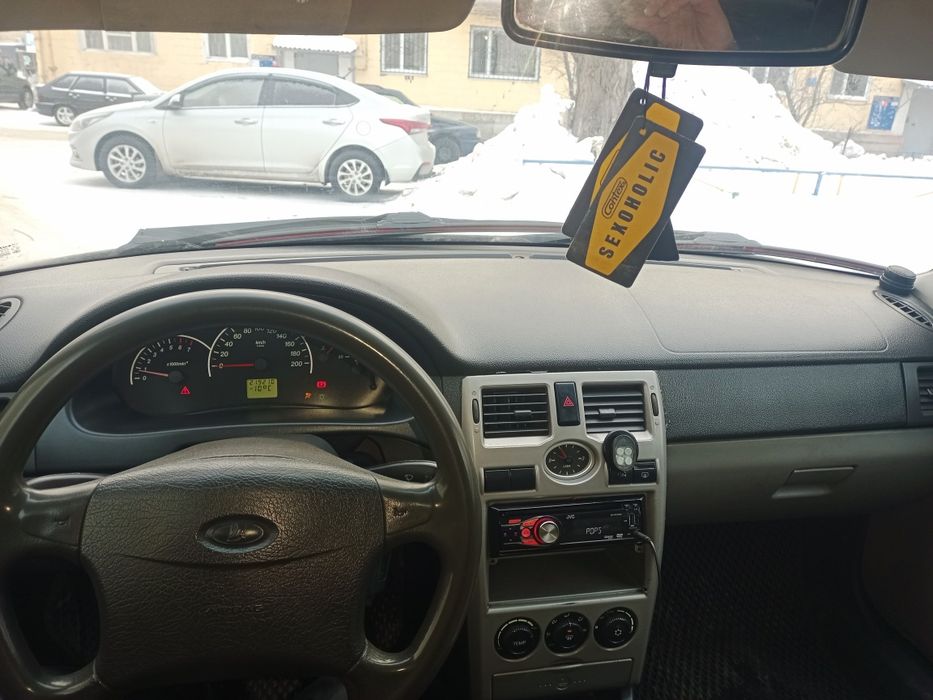 Приора  седан  2009г