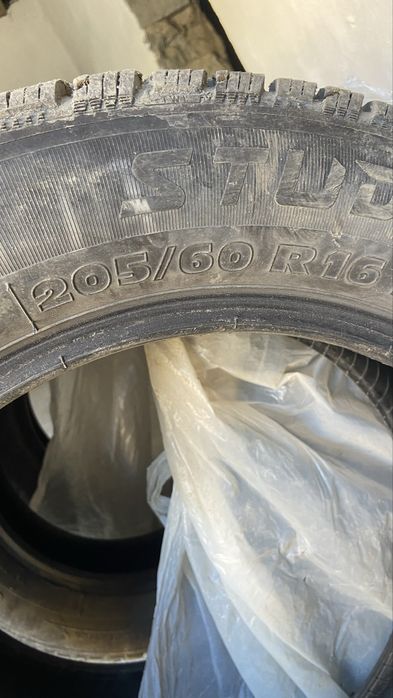 Шины 205/60 R16 — 3 шт