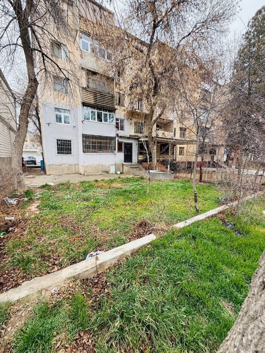 Qarshi shahri Paxtazor Mfy 4 xonali uy 49-dom 1-etaj