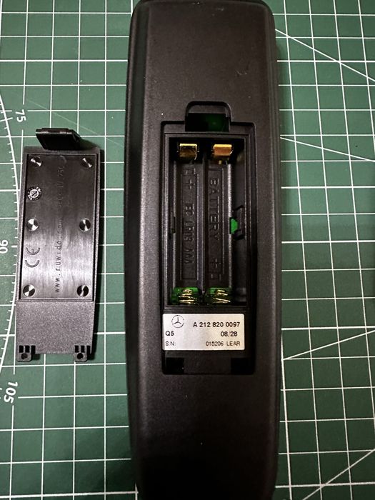 Mercedes benz пульт для задних мониторов Новый.