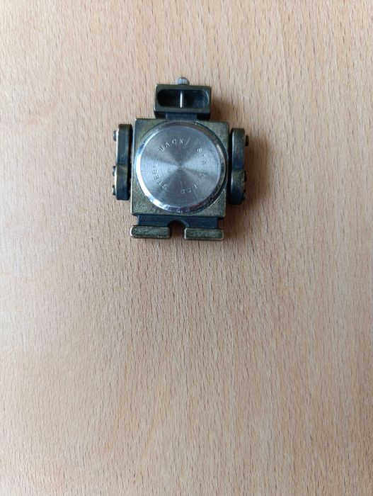 часовник роботче