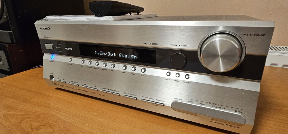 Onkio TX-SR605 7.1 AV Receiver.