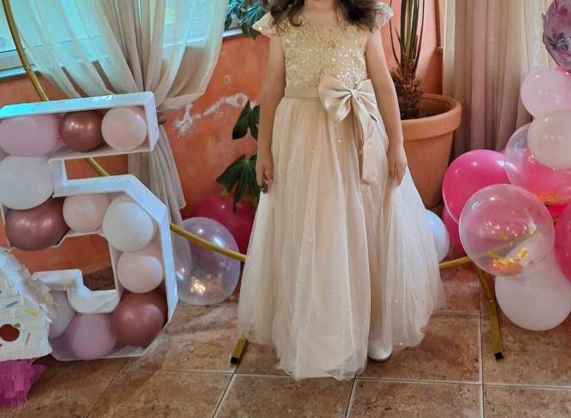 Рокля за принцеса на 5 години