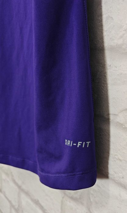SALE % NIKE Pro Оригинална дамска лилава тениска размер М