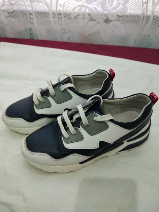 Adidași mărimea 36.