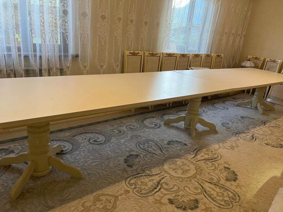Стол гостинная 6 метров в отличном состоянии