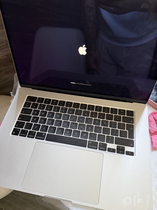 Macbook Air M2..