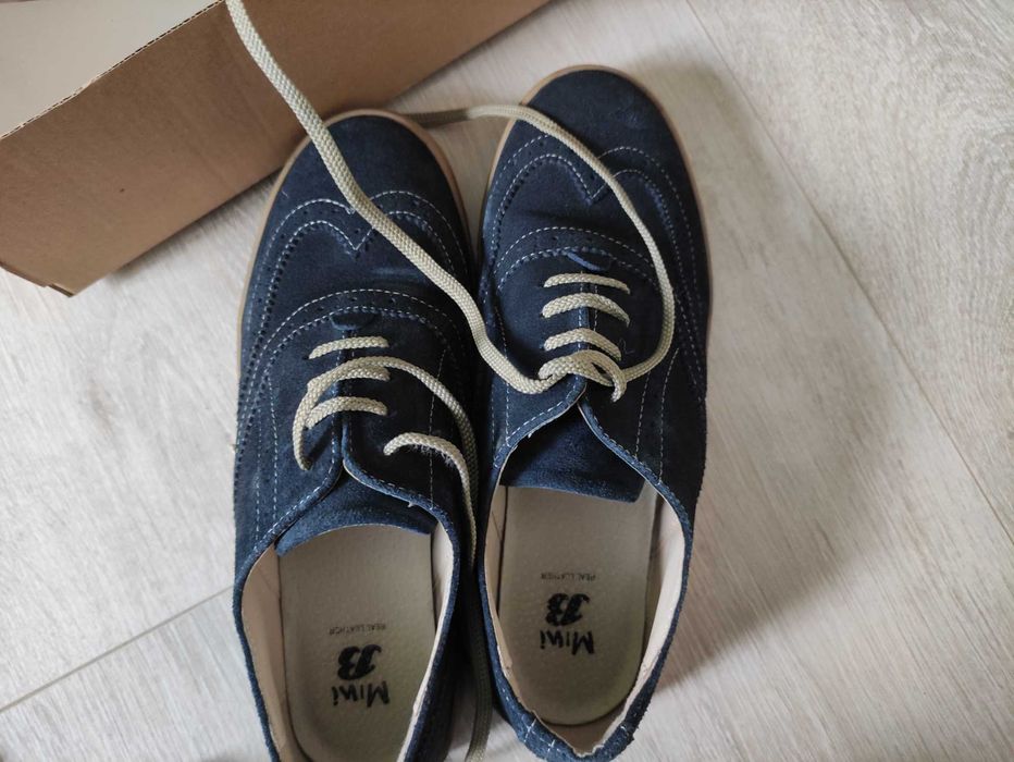 Стилни обувки Bata - естествена кожа унисекс