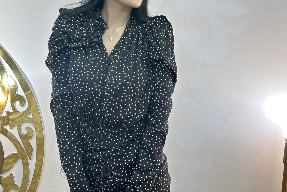 Шикарное вечернее платье горошек