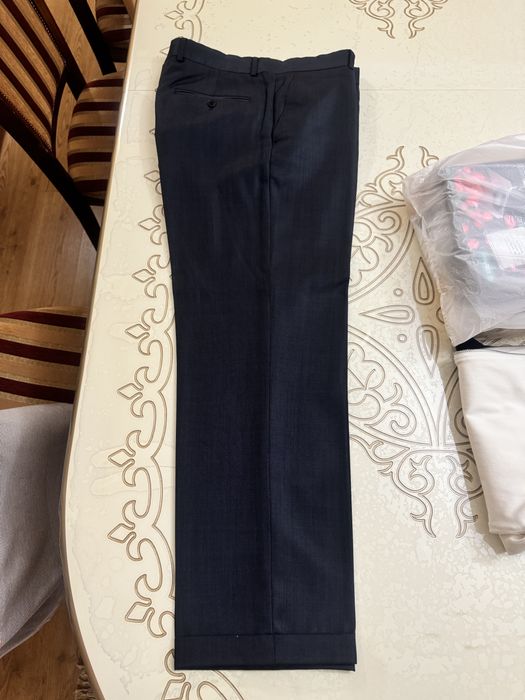 Продам черный костюм