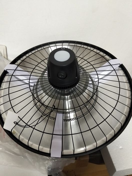 Încălzitor infraroșu montat pe tavan