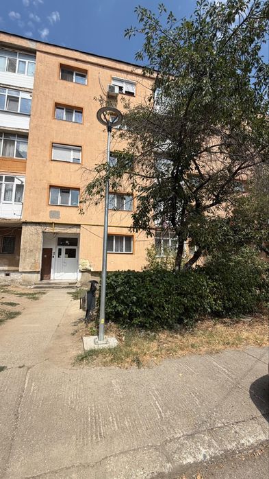 Proprietar vand apartament 2 camere Liceul Sportiv