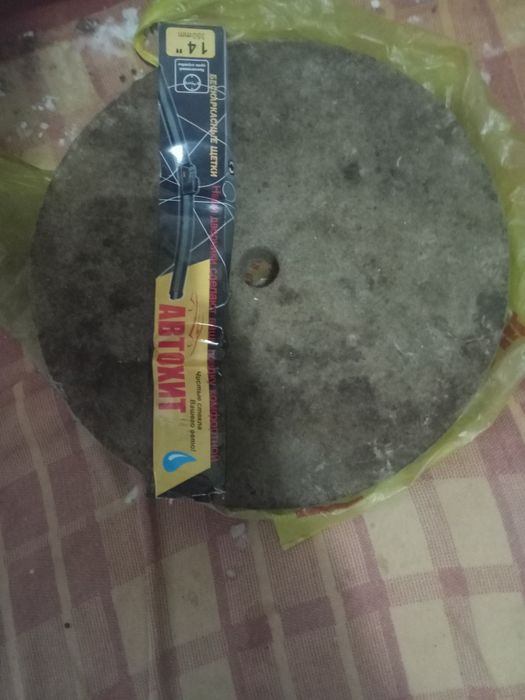 Продам лопаты большие.