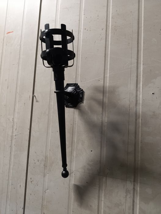 Lămpi și stâlpi personalizat