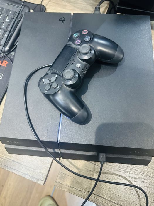 Play Station 4 Black