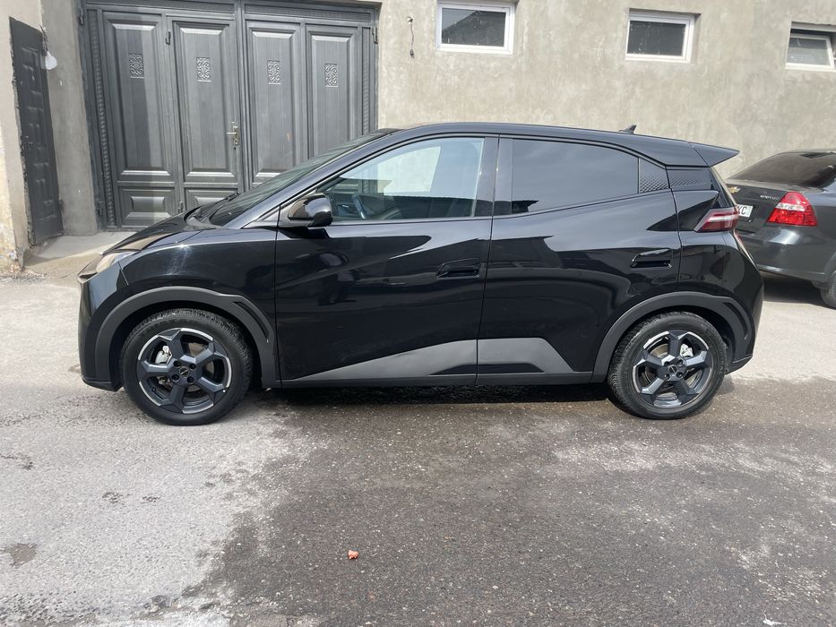 BYD sigul 2023yil 12200$