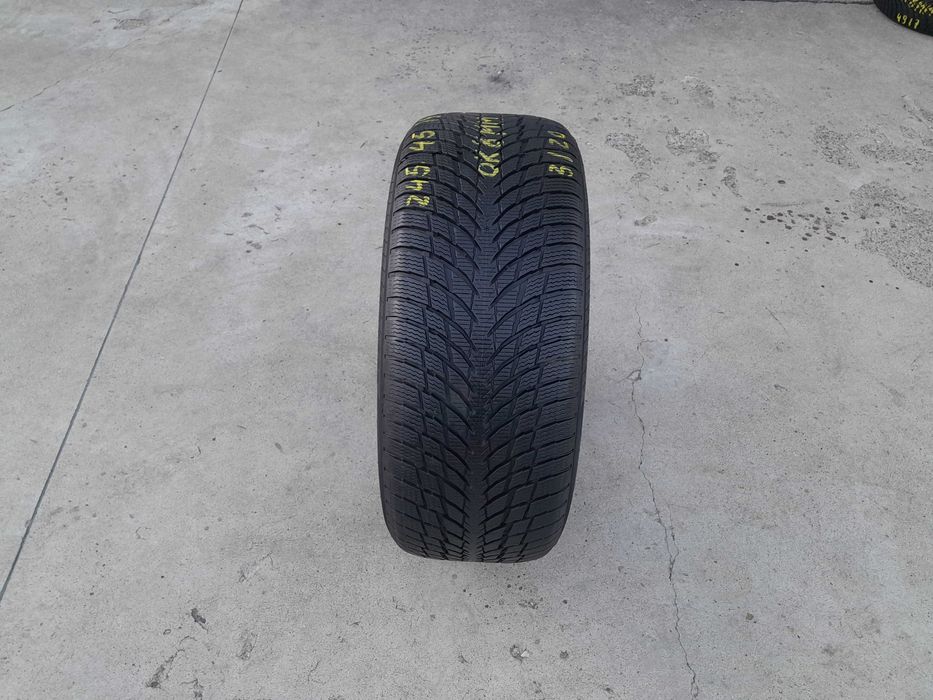 O anvelopa de iarna 245 45 19 nokian Wr snowproof profil 8 mm