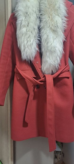 Palton de iarna stare f  buna .mărimea M .scrie XX l dar nu e.