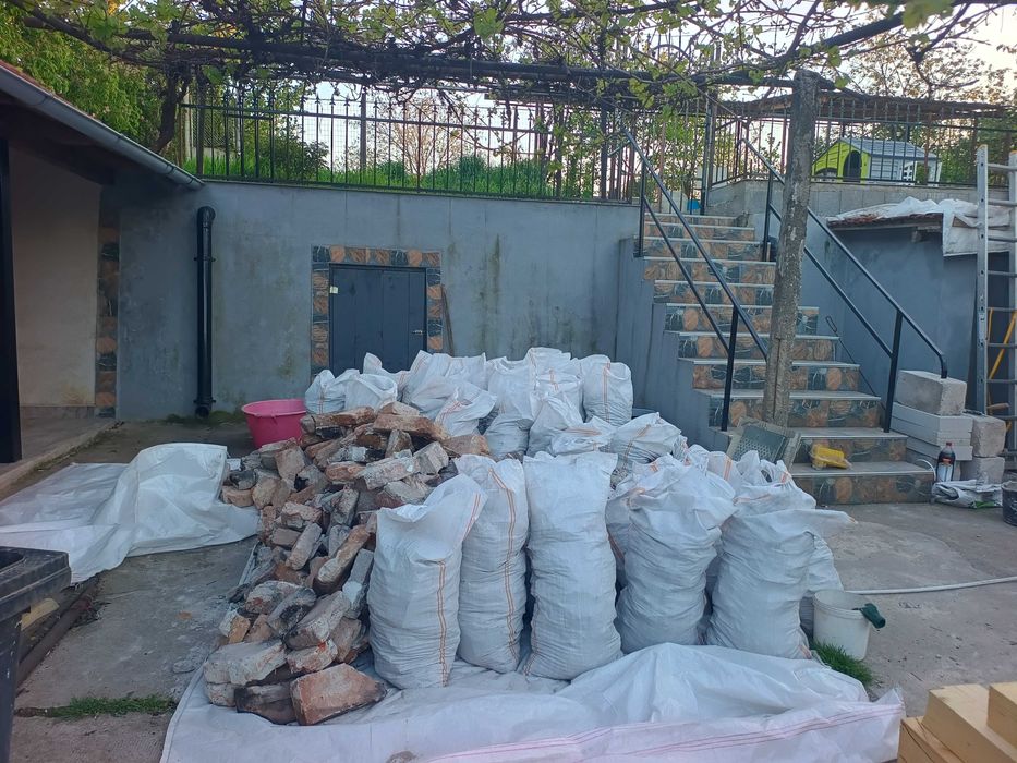 Donez moloz dintr-un cuptor de pâine