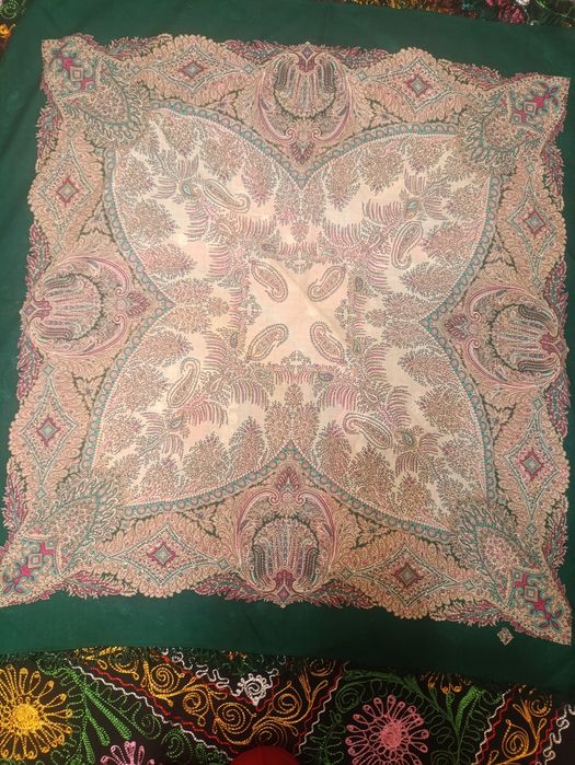 Павлопасатский платок, шерсть