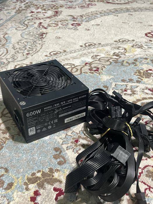 Блок питания CoolerMaster на 600W