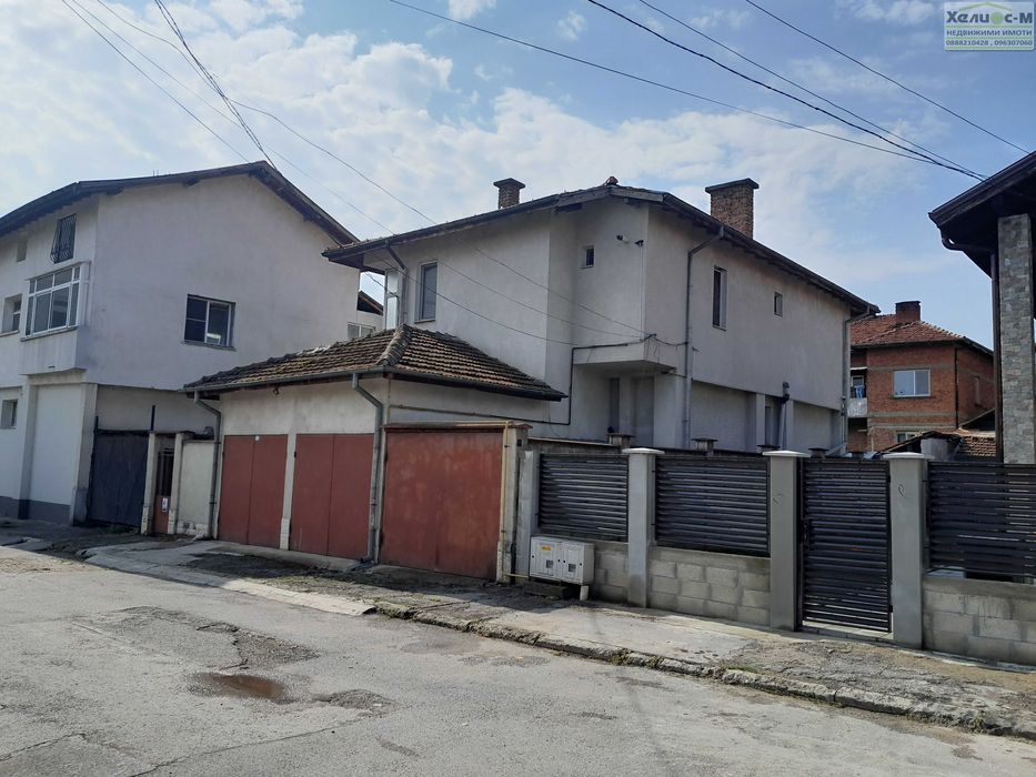 Продава се Къща в Монтана, Широк център - 240 кв.м за 678 €/кв.м - Снимка #1