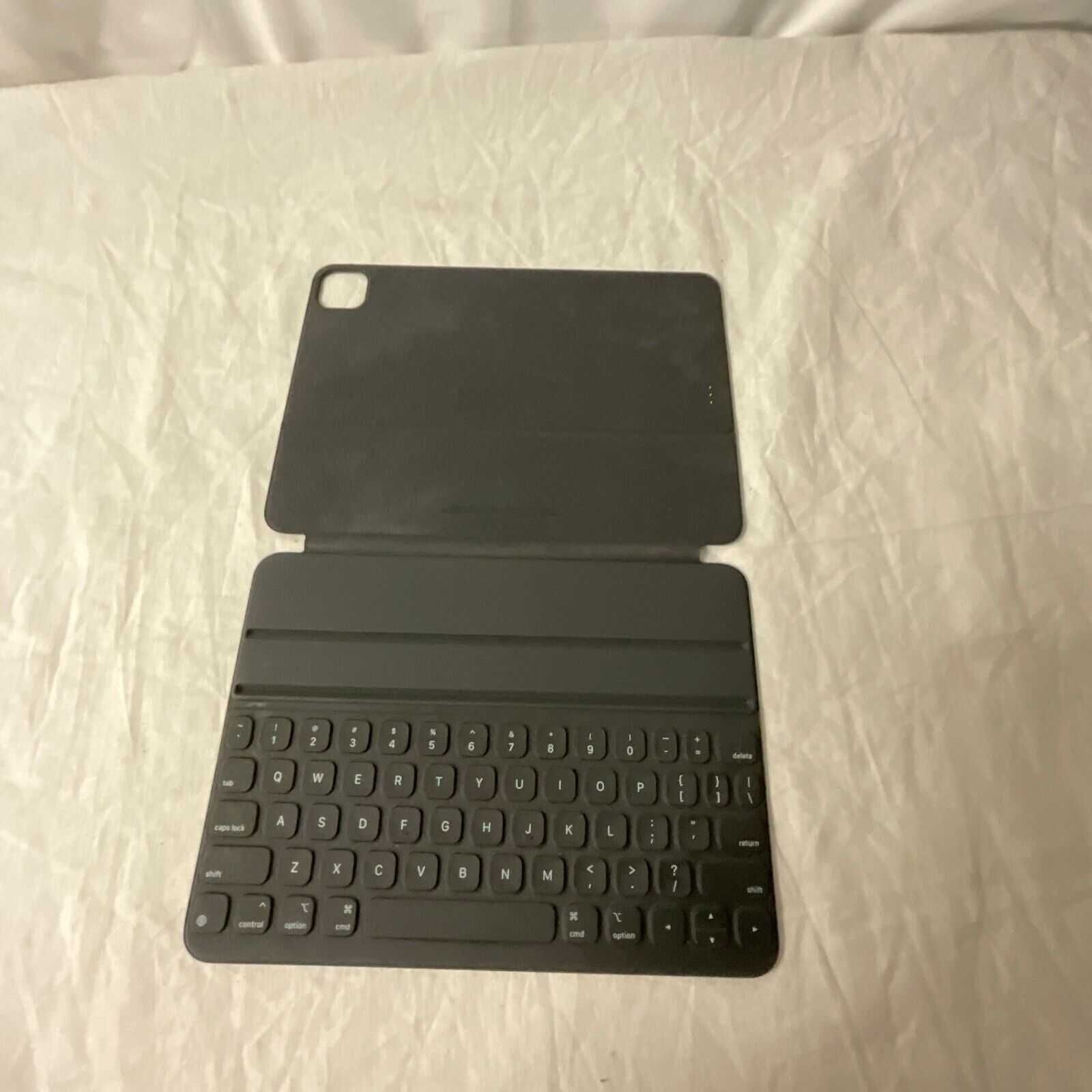 Apple smart keyboard folio 11