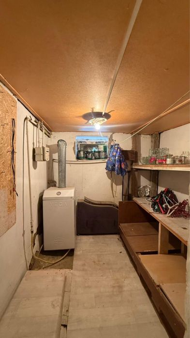 Орталық аймақтан 5 бөлмелі жер үй сатылады