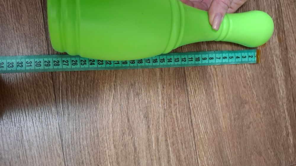 Детский боулинг (кегли) и пирамидка.