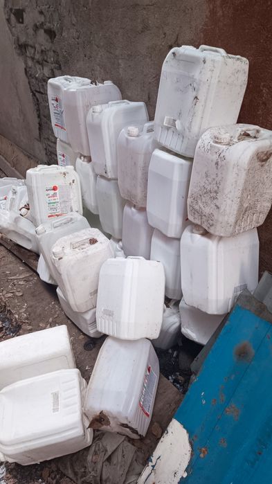 Канистры 10  литровые