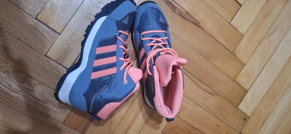 Adidas дамски маратонки N:39,5