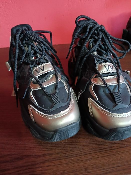 Adidașii mărimea 38